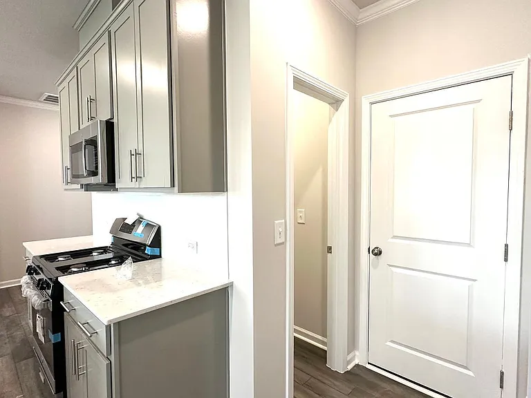 2233 Cape May Ln — Photo 12
