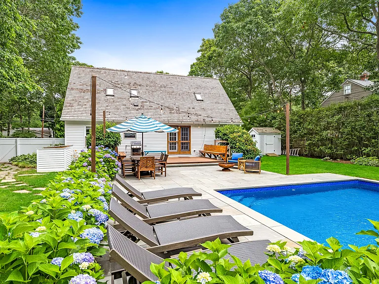 97 Wainscott Northwest Rd — Photo 5