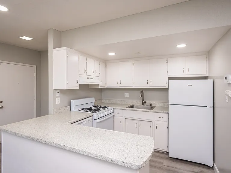1 Bedroom Kitchen