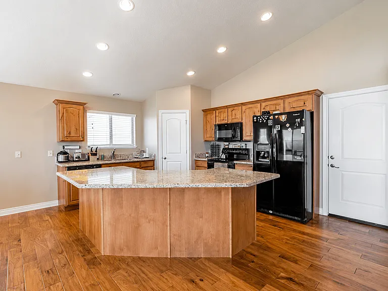 2304 S Alaska Ave — Photo 10