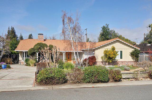 1st image of 1810 Newcastle Dr