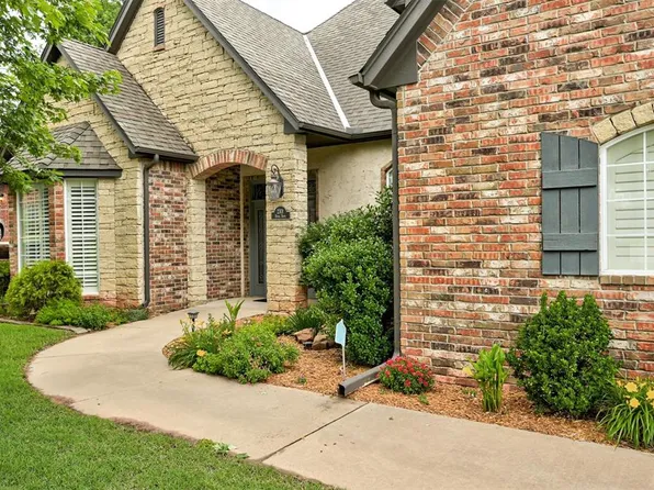 2301 Doral Dr, Edmond, OK 73034