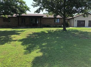 307 N Central St, Woodlawn, IL 62898