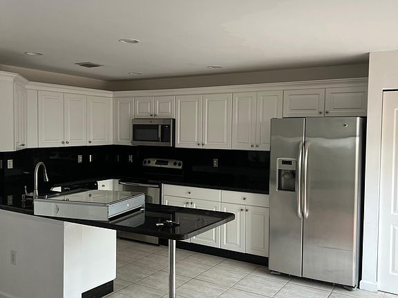 3rd image of 5052 NW 116th Ave