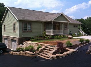 831 Canyon Rd, Morgantown, WV 26508