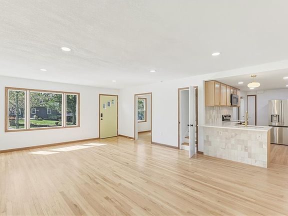 3rd image of 3137 S 9th Pl