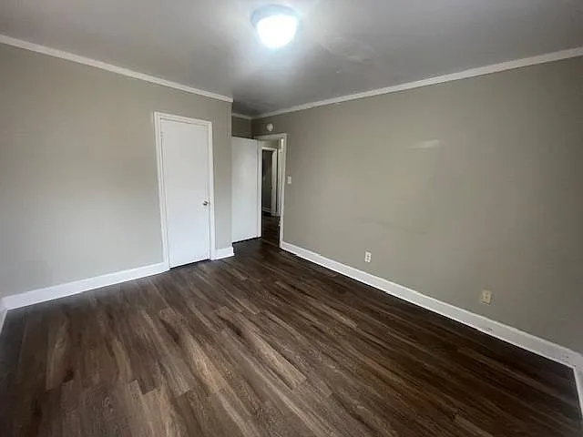 1249 Maria St — Photo 12