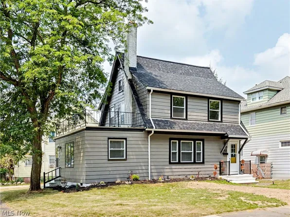 4802 Edgepark Dr, Garfield Heights, OH 44125