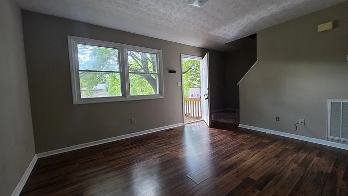 2723 S Roan St #19 — Photo 3