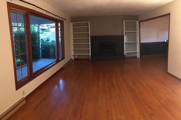 3rd image of 2030 Jonquil Pl