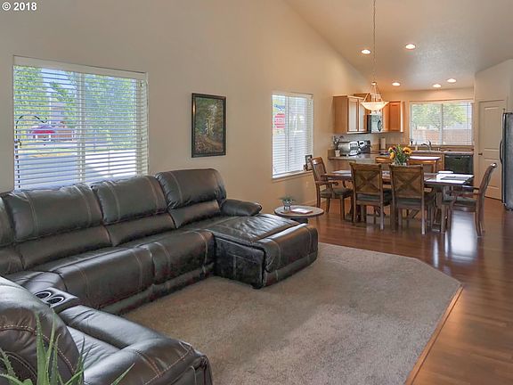 2nd image of 1804 NW Onsdorff Blvd