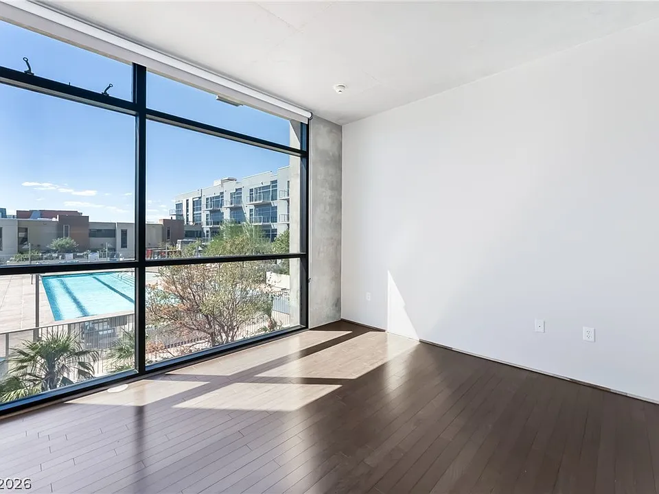 353 E Bonneville Ave #746