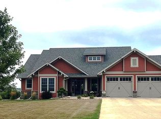 925 Sunrise Trl, Sioux center, IA 51250