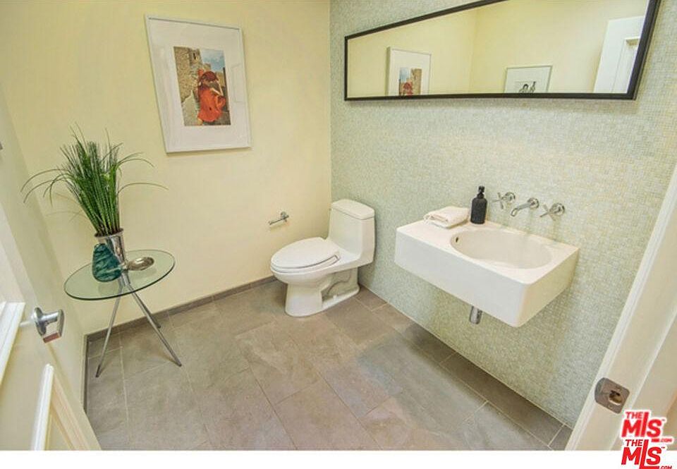 1st image of 4170 Fair Ave Penthouse 1