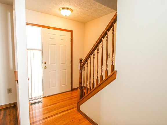 5th image of 3870 Highland Bluff Dr