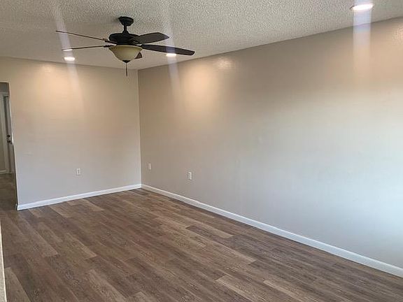 4th image of 101 Lake Hunter Dr APT 3
