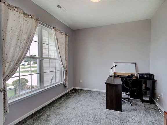 4th image of 2604 Hutchinson Pl