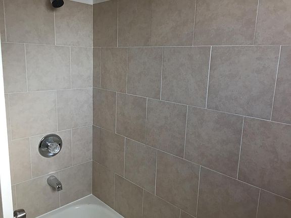 5th image of 1108 Thayer Dr