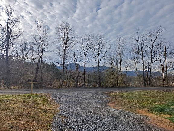 3rd image of 522/526 County Line Rd