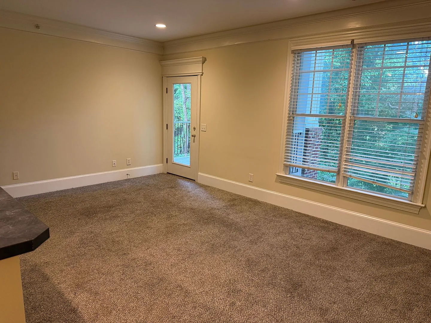 Secure & Stylish 1-Bedroom in the Heart of Midtown — Photo 4