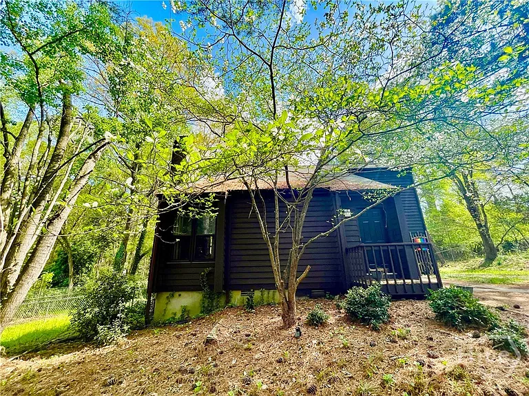 150 Brookstone Ct — Photo 2