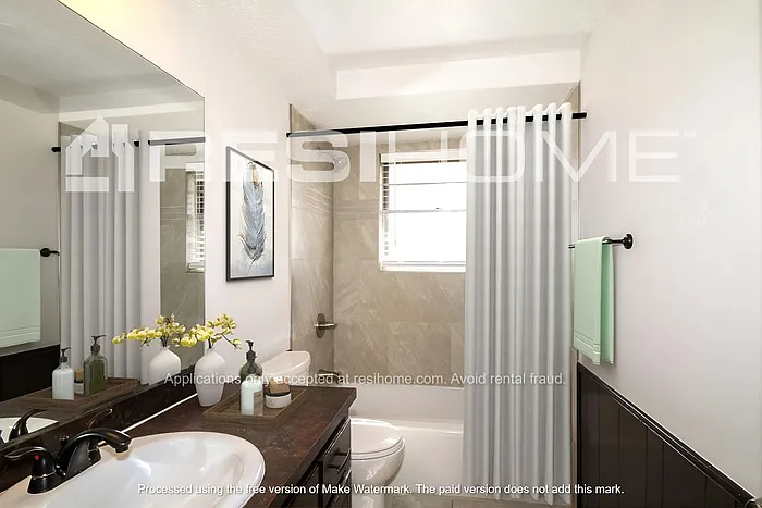 916 NW 9th St — Photo 12