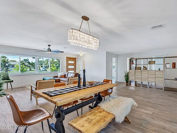 5th image of 471 Cocoplum Ct
