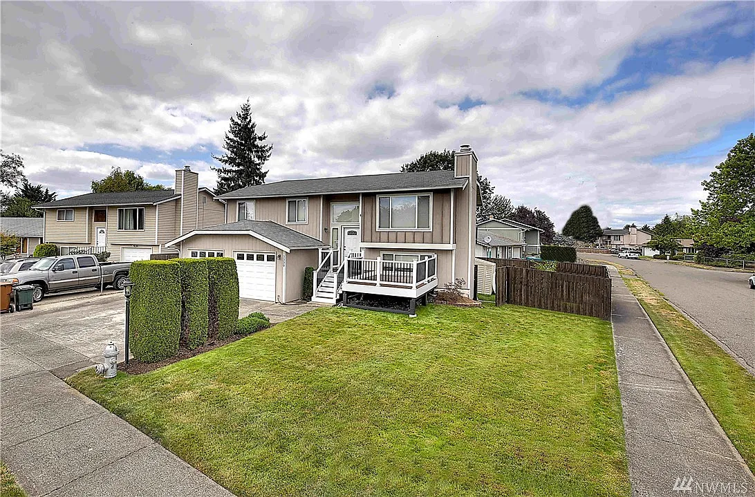 3330 Centennial Way NE photo 1