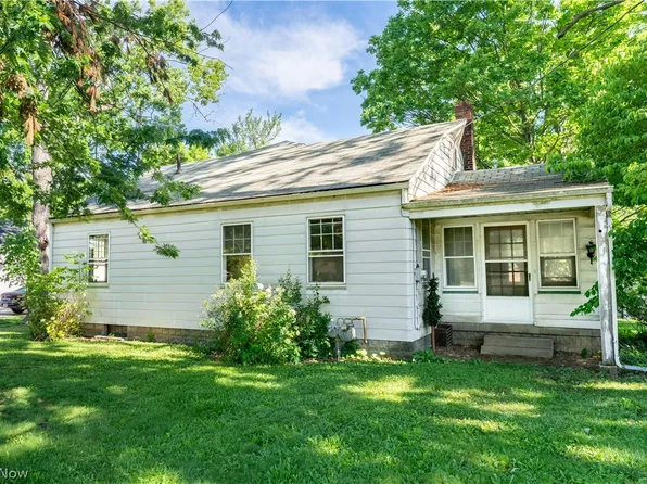 809 Easton St NE, Canton, OH 44721