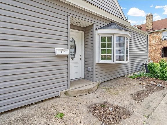 3rd image of 317 Beaver St
