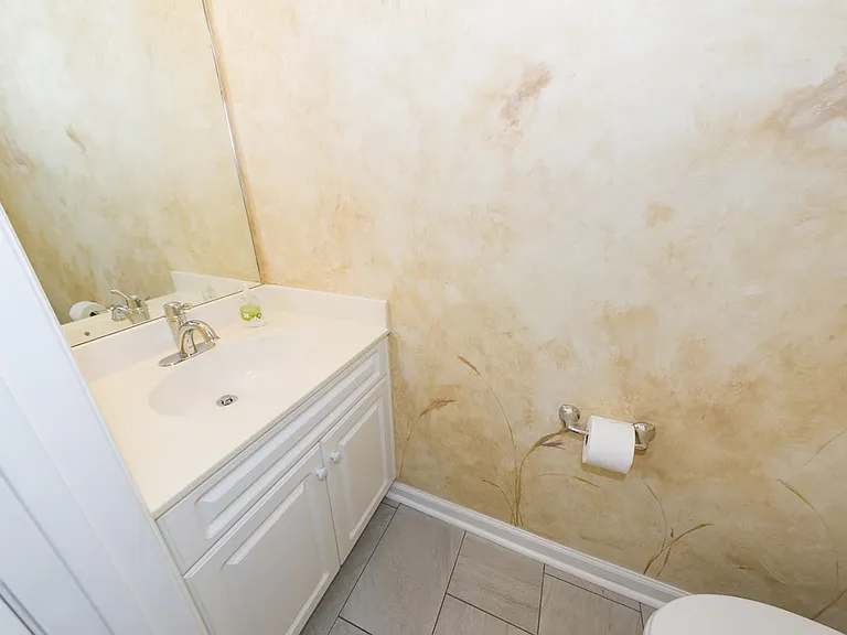 112 Tanglewood Cir — Photo 16