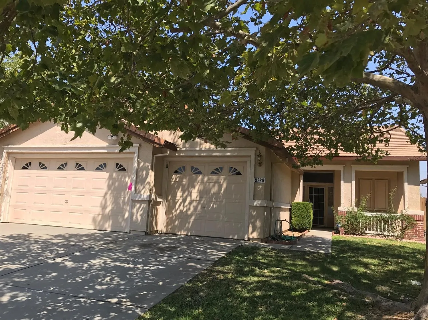 9228 Heathfield Way photo 1