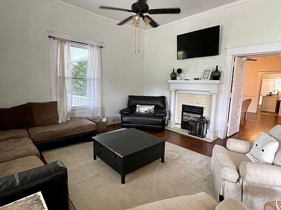 3rd image of 400 W Gordon St