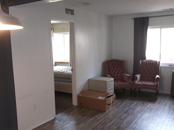 4th image of 841 Irvin St #103