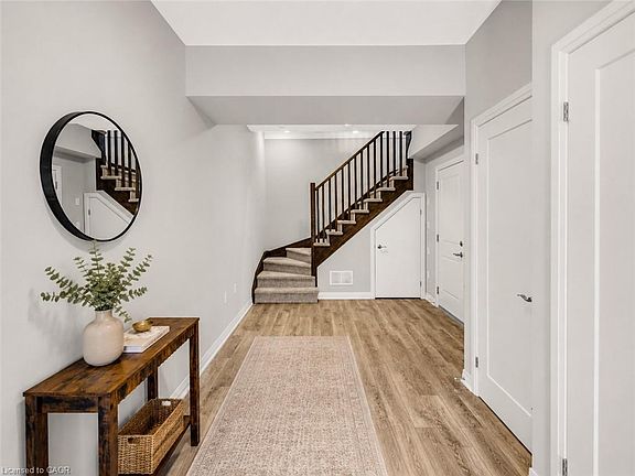 5th image of 49 Laguna Village Cres