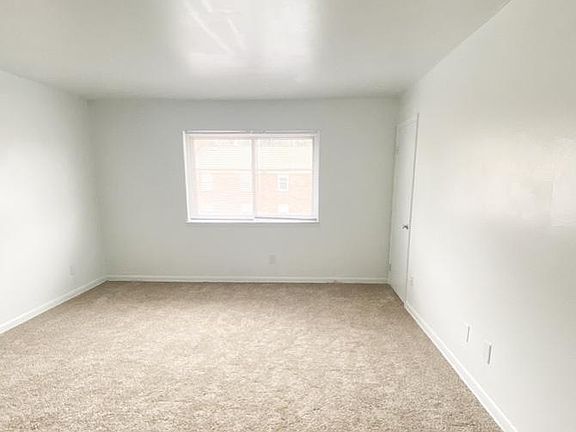 2nd image of 302 Royal Springs Ct Unit 4A