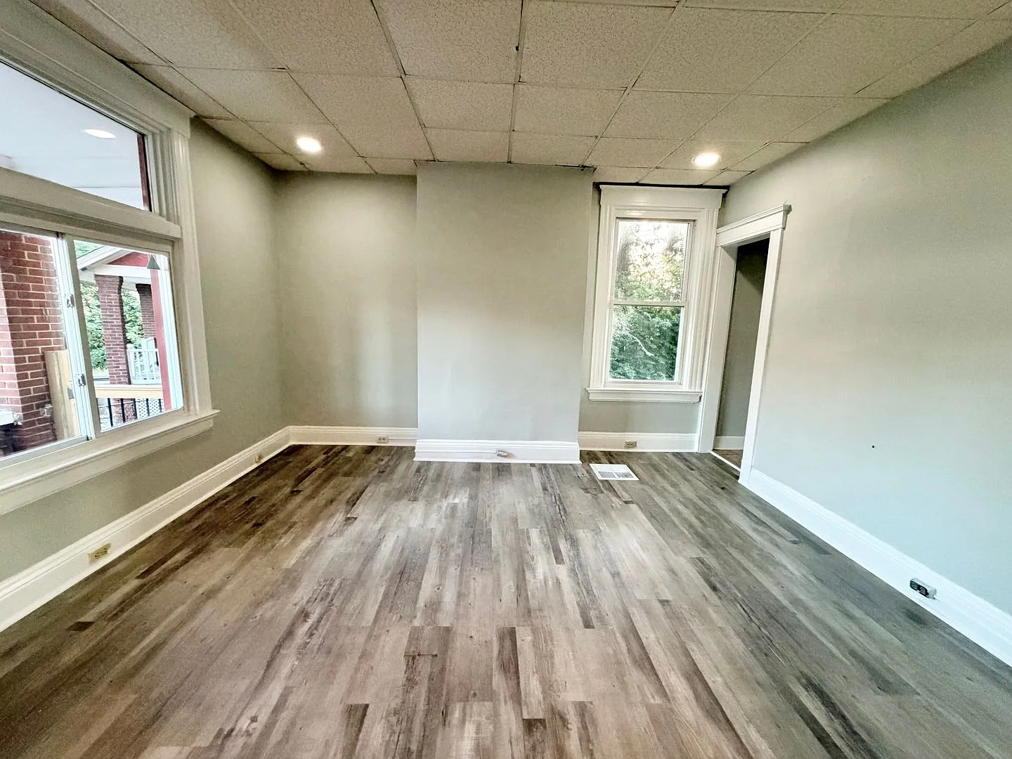Xavier & UC Students - 2026-2027 School Year - Spacious House with Backyard and Deck! — Photo 4