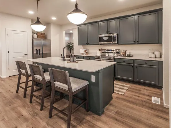 812 Galloway Dr, Johnstown, CO 80534