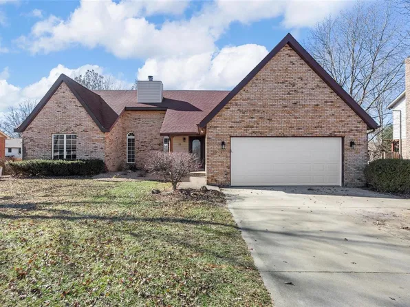 17 Bourdelais Dr, Swansea, IL 62226