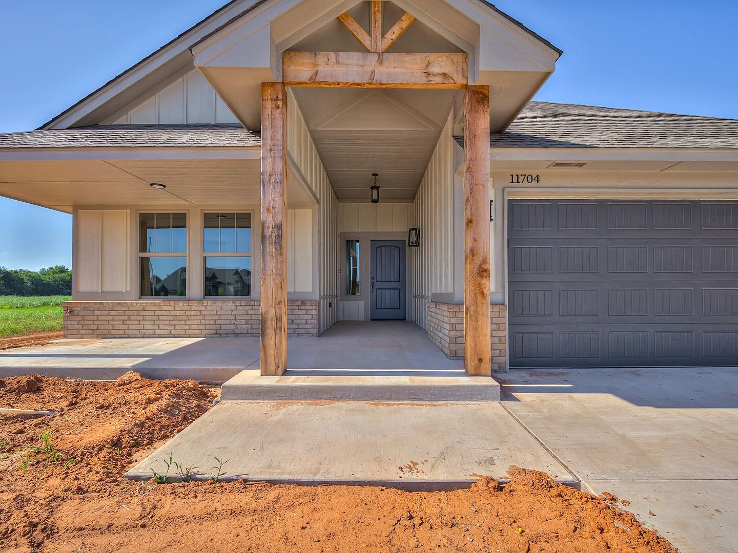 Newer Home Available Mustang Park — Photo 2