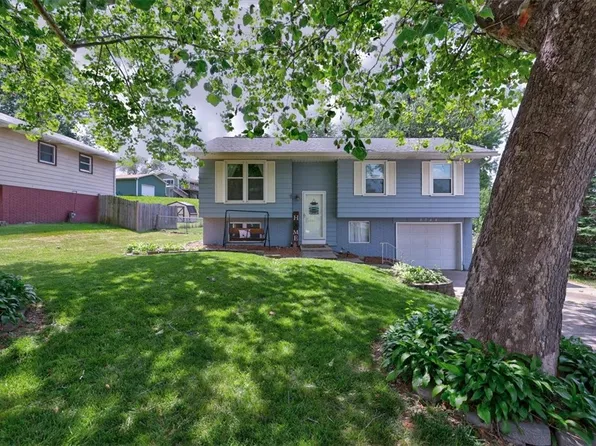 8944 Old Orchard Dr, Norwalk, IA 50211