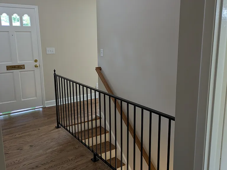737 S Westview Dr — Photo 2