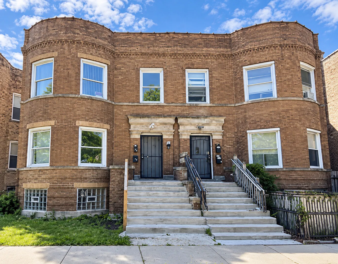 3 bed, 1000 sqft, $1,625 — Photo 1