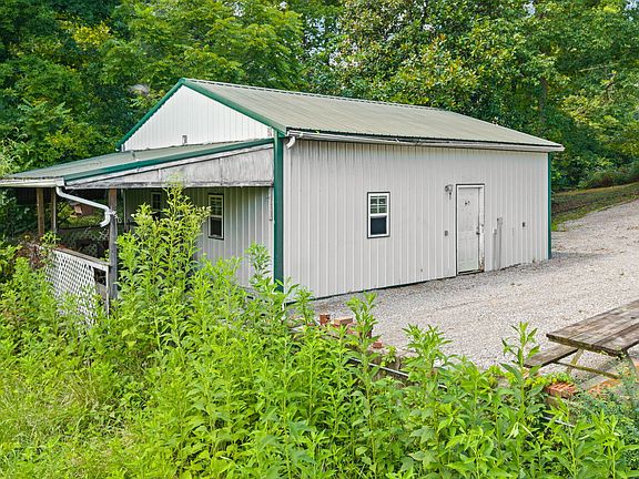 3rd image of 190 Walker Dr