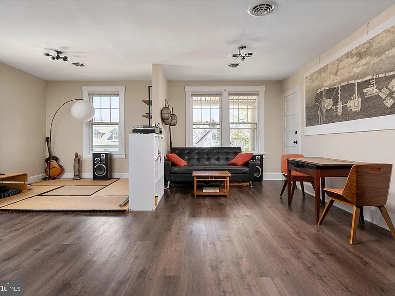 104 Maple Ave #6 — Photo 3