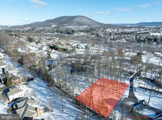 927 Oak Ridge Ave, State College, PA 16801