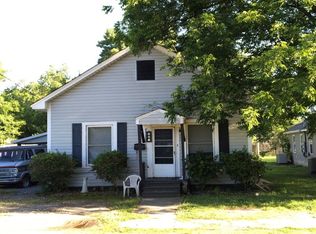 904 E 7th St, Stuttgart, AR 72160