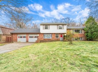 371 Village St, Medway, MA 02053