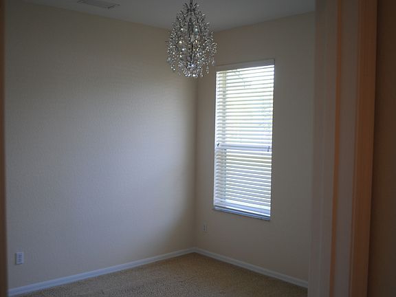 5th image of 8 Lochwind Ln