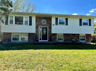 28 Susi Oval, Plattekill, NY 12548